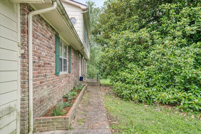 1025 N Maple Ave, Cookeville, TN 38501