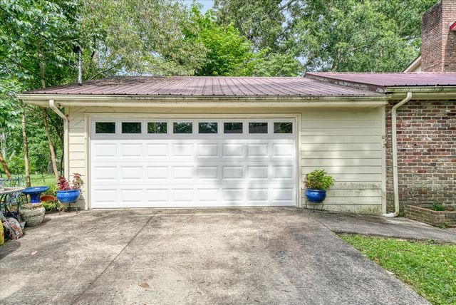 1025 N Maple Ave, Cookeville, TN 38501