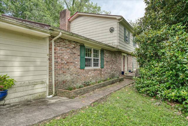 1025 N Maple Ave, Cookeville, TN 38501