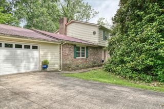 1025 N Maple Ave, Cookeville, TN 38501