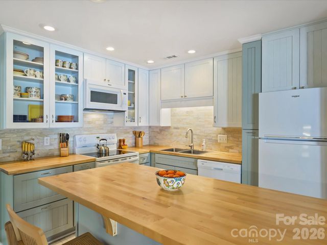 4211 Blacktree Lane, Charlotte, NC 28226