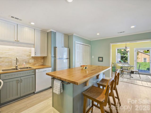 4211 Blacktree Lane, Charlotte, NC 28226