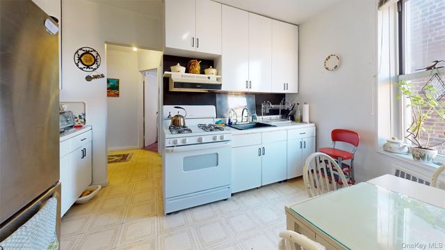 67-30 Clyde Street 7K, Forest Hills, NY 11375