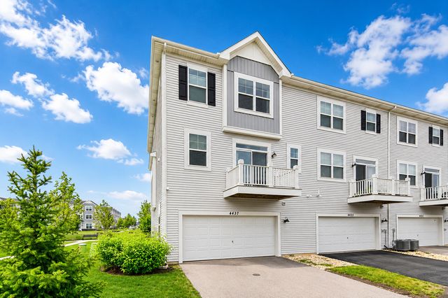 4437 Chelsea Manor Circle 4437, Aurora, IL 60504