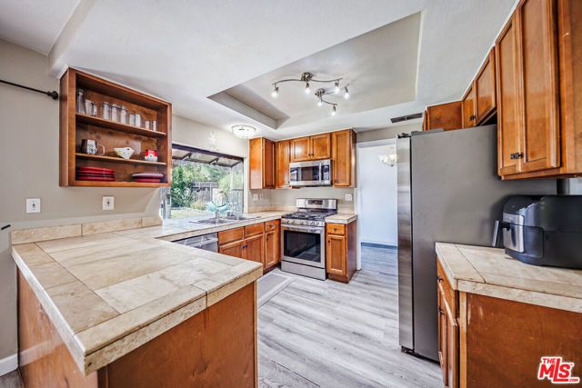 15606 Meadow Drive, Canyon Country (santa Clarita), CA 91387