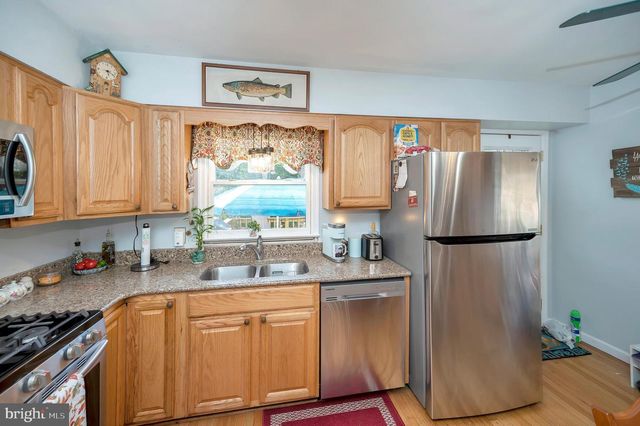 18 WINSLOW RD, Fredericksburg, VA 22406