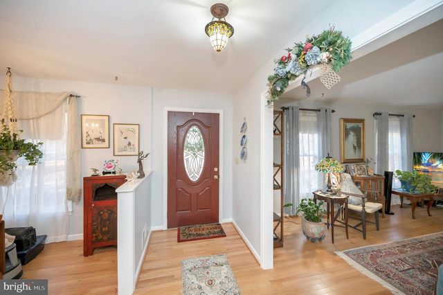 18 WINSLOW RD, Fredericksburg, VA 22406