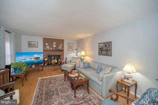 18 WINSLOW RD, Fredericksburg, VA 22406