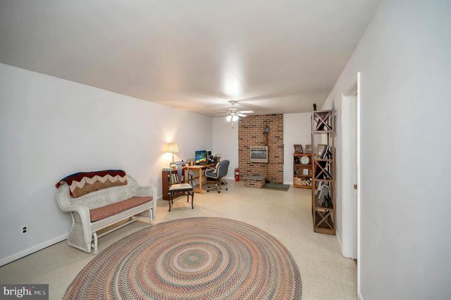 18 WINSLOW RD, Fredericksburg, VA 22406