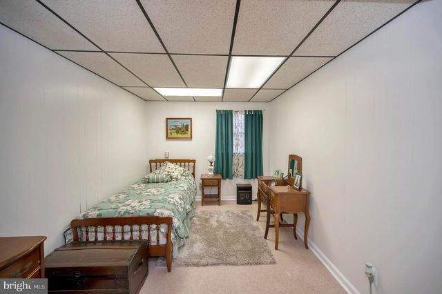 18 WINSLOW RD, Fredericksburg, VA 22406