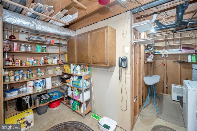 18 WINSLOW RD, Fredericksburg, VA 22406