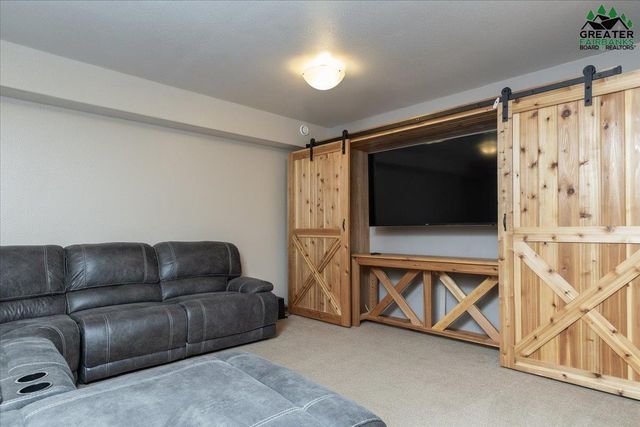 320 WOODLAND AVENUE, Fairbanks, AK 99712