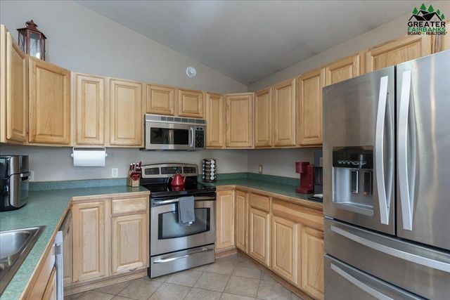 320 WOODLAND AVENUE, Fairbanks, AK 99712