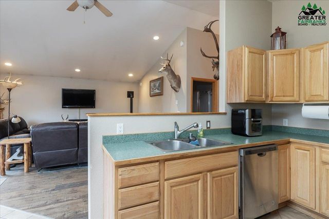 320 WOODLAND AVENUE, Fairbanks, AK 99712