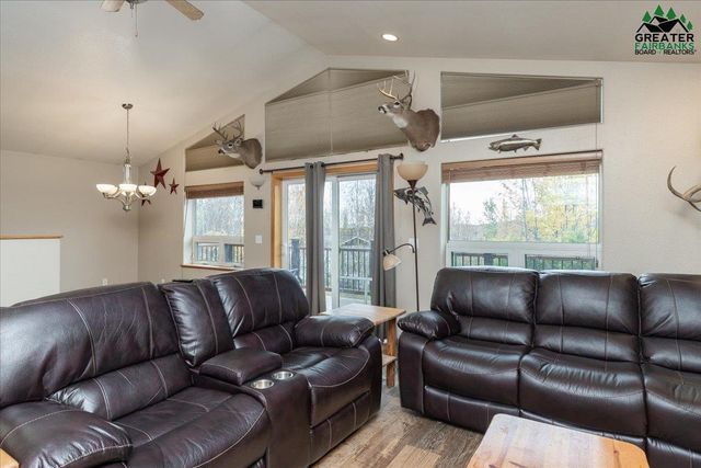 320 WOODLAND AVENUE, Fairbanks, AK 99712