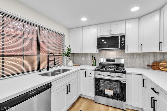 2415 Pickwick Drive, Henderson, NV 89014