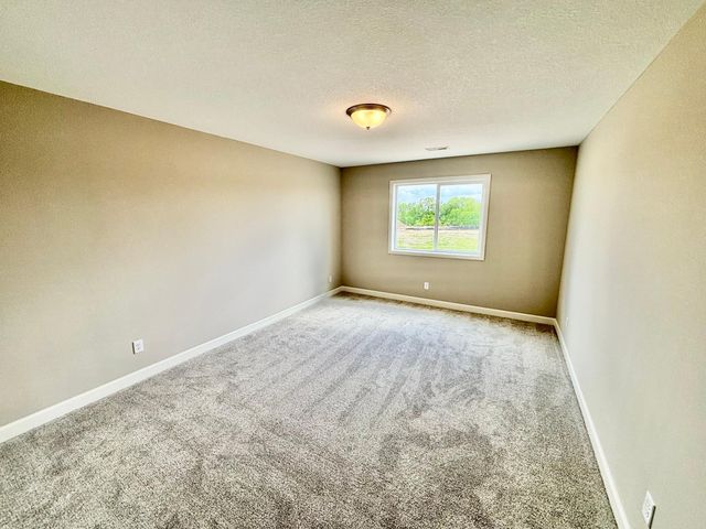 937 Kepler Avenue NE, Hanover, MN 55341