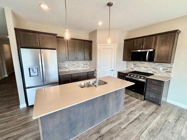 937 Kepler Avenue NE, Hanover, MN 55341