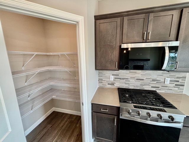 937 Kepler Avenue NE, Hanover, MN 55341