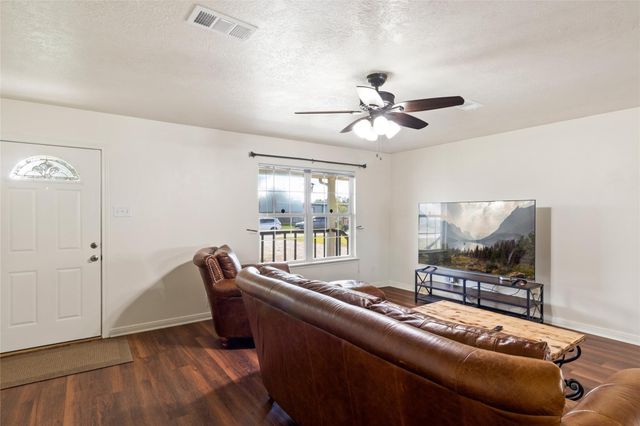 17807 County Rd 127, Pearland, TX 77581