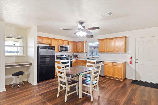 17807 County Rd 127, Pearland, TX 77581