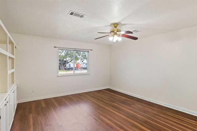 17807 County Rd 127, Pearland, TX 77581