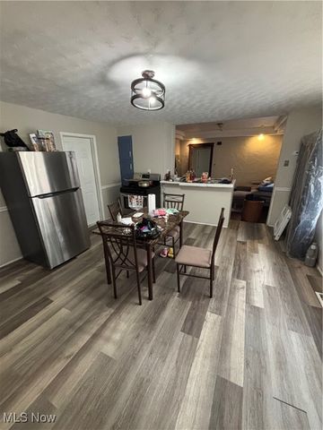 4017 E 54th Street, Newburgh Heights, OH 44105