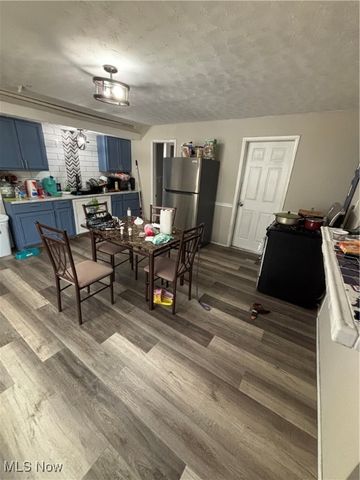 4017 E 54th Street, Newburgh Heights, OH 44105