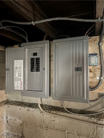 4017 E 54th Street, Newburgh Heights, OH 44105