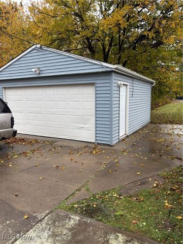 4017 E 54th Street, Newburgh Heights, OH 44105