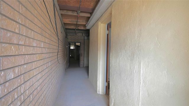 111 W Gilbert Street, Henrietta, TX 76365
