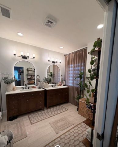 2116 NE 38th Rd, Homestead, FL 33033