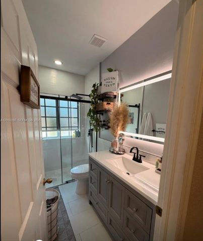 2116 NE 38th Rd, Homestead, FL 33033