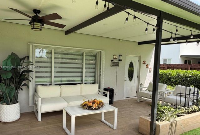 2116 NE 38th Rd, Homestead, FL 33033