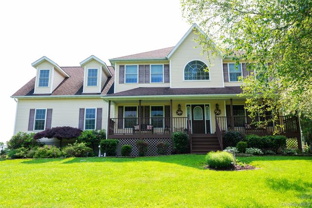 7 Victorian Court, Milton, NY 12547