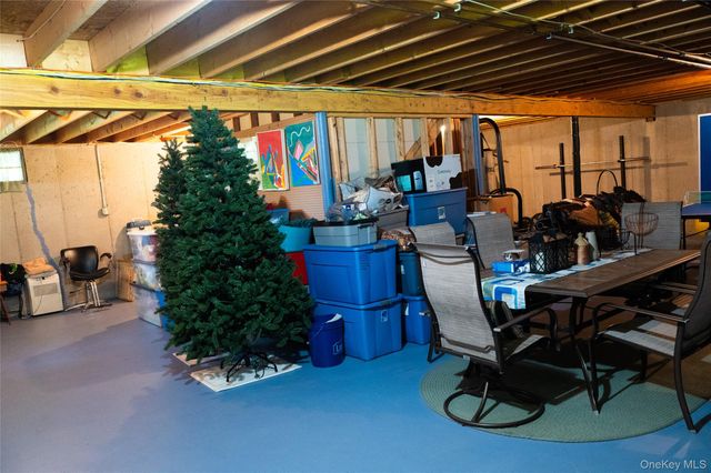 7 Victorian Court, Milton, NY 12547