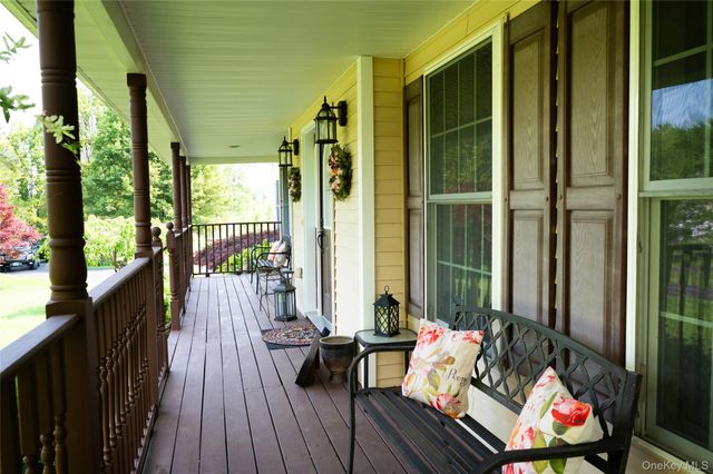 7 Victorian Court, Milton, NY 12547