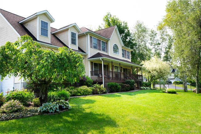 7 Victorian Court, Milton, NY 12547