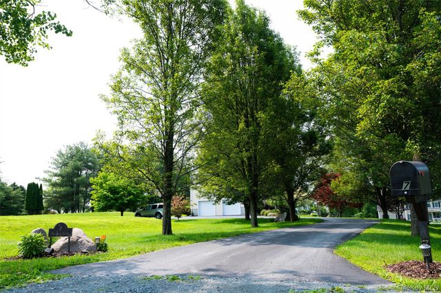 7 Victorian Court, Milton, NY 12547