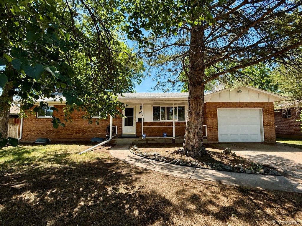 1489 S Carr St, Lakewood, CO 80232