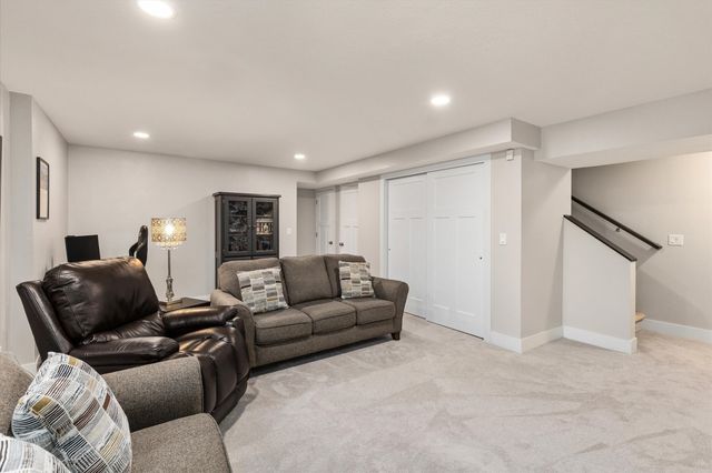 1000 NE 14th Street, Grimes, IA 50111