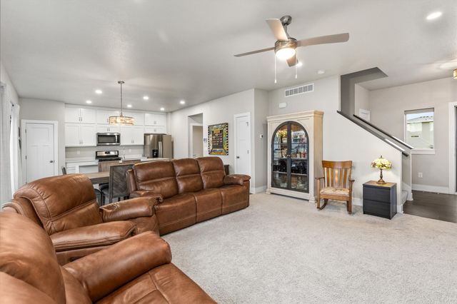 1000 NE 14th Street, Grimes, IA 50111