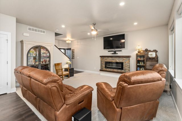 1000 NE 14th Street, Grimes, IA 50111