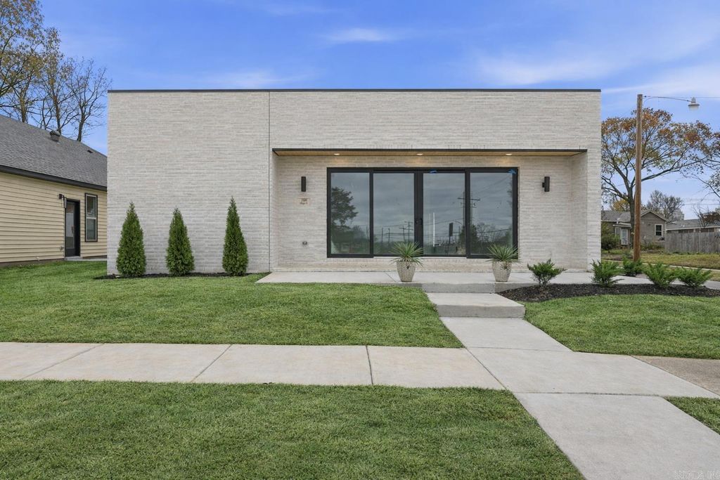 1500 Hanger Street, Little Rock, AR 72202