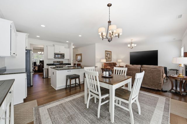 32 Kenilworth Street, Clayton, NC 27527