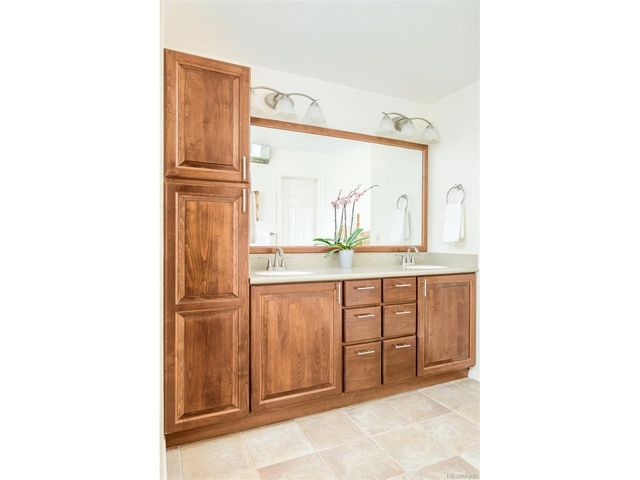 9670 W La Salle Ave, Lakewood, CO 80227