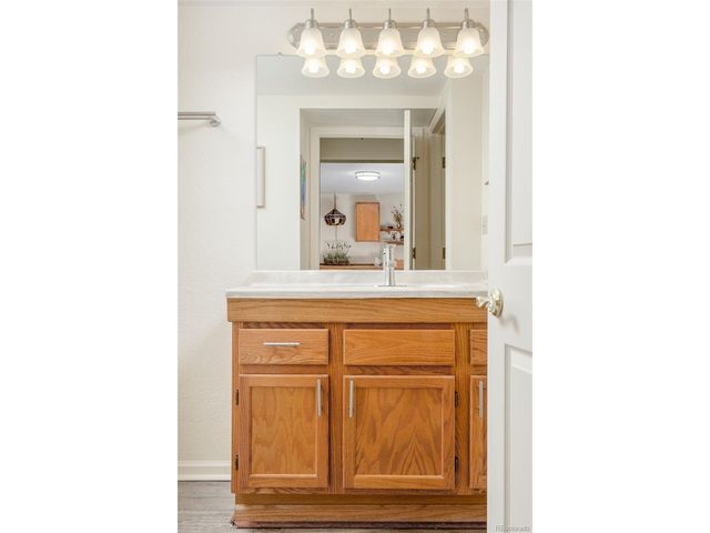 9670 W La Salle Ave, Lakewood, CO 80227