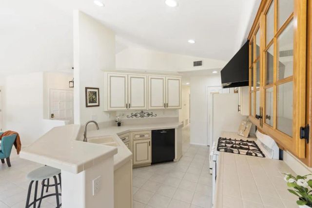 1241 Pearlbush Court, El Cajon, CA 92019