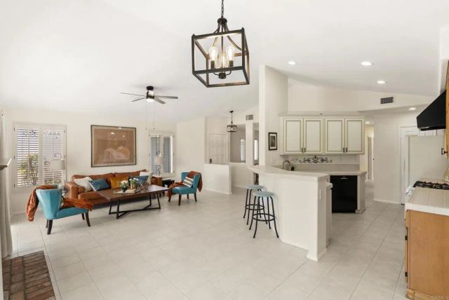 1241 Pearlbush Court, El Cajon, CA 92019