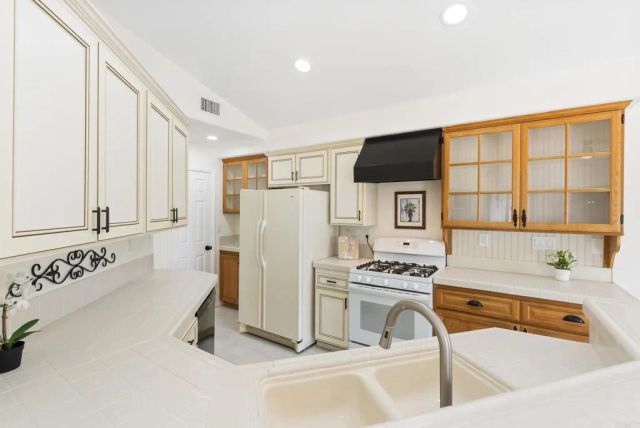 1241 Pearlbush Court, El Cajon, CA 92019